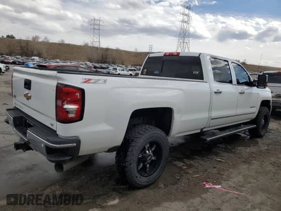 2015 Chevrolet Silverado 3500HD LTZ с VIN 1GC4K0C85FF679444, выставлен на аукционе Copart как лот 49138775 с пробегом 165 344 миль миль и Чистый • Clean title. История ставок и продаж доступна на DreamBid. Изображение 3.