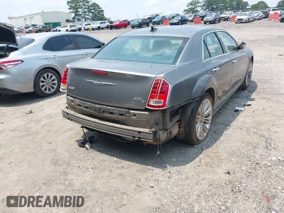 2011 Chrysler 300 C с VIN 2C3CA6CT2BH559684, выставлен на аукционе IAAI как лот 42399479 с пробегом 248 234 миль миль и . История ставок и продаж доступна на DreamBid. Изображение 4.