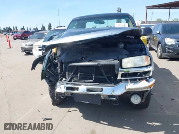 2003 GMC Sierra 1500 SLT с VIN 2GTEK19T631263010, выставлен на аукционе IAAI как лот 41846675 с пробегом 106 119 миль миль и . История ставок и продаж доступна на DreamBid. Изображение 14.
