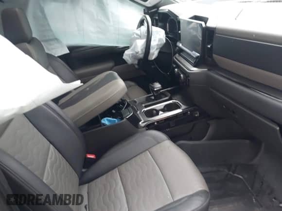 2023 Chevrolet Silverado 1500 ZR2 с VIN 3GCUDHEL1PG256094, выставлен на аукционе IAAI как лот 41940621 с пробегом Не указан миль и . История ставок и продаж доступна на DreamBid. Изображение 5.