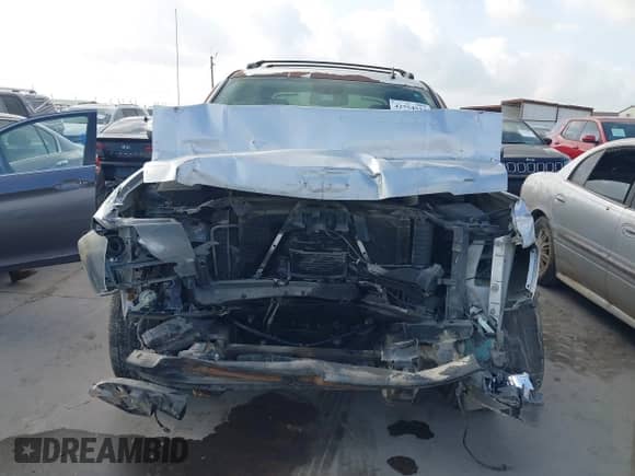 2013 Chevrolet Avalanche LT с VIN 3GNMCFE06DG257452, выставлен на аукционе IAAI как лот 42754534 с пробегом 299 655 миль миль и . История ставок и продаж доступна на DreamBid. Изображение 12.