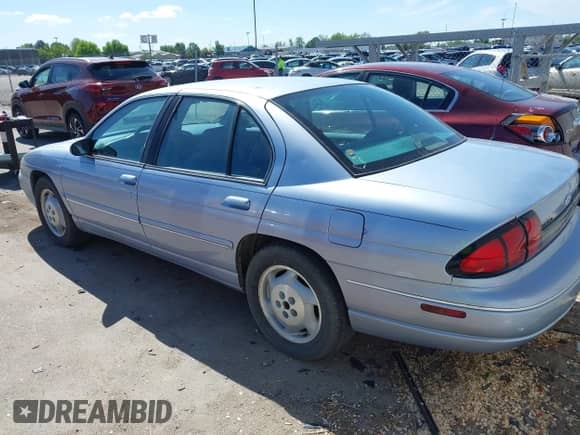 1997 Chevrolet Lumina with VIN 2G1WL52M4V9121716, listed as a IAAI auction lot 42279442 with 188,061 mi miles and . Bid and sale history available at DreamBid. Image 3.