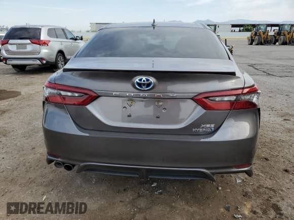 2021 Toyota Camry Hybrid XSE with VIN 4T1K31AK1MU555989, listed as a Copart auction lot 68739885 with 40,120 mi miles and Salvage title. Bid and sale history available at DreamBid. Image 6.