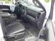 2023 Chevrolet Silverado 2500HD Work Truck z VIN 1GB1YLE77PF128803, wystawiony jako IAAI lot #42808215 z przebiegiem 51 363 mil mil oraz . Historia ofert i sprzedaży dostępna na DreamBid. Obrazek 5.