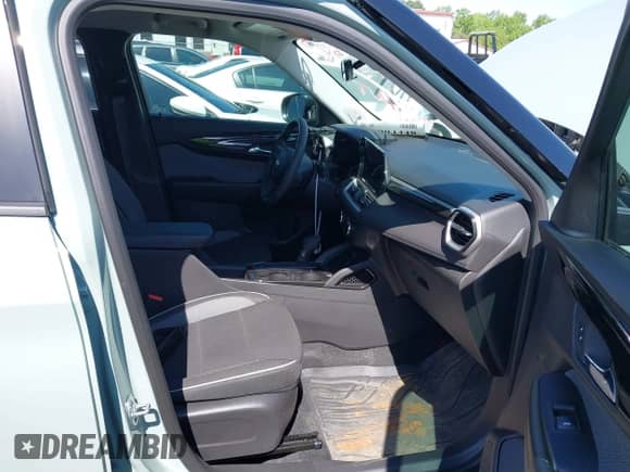 2025 Chevrolet TrailBlazer LS с VIN KL79MMSP2SB122568, выставлен на аукционе IAAI как лот 41994448 с пробегом 3 244 миль миль и . История ставок и продаж доступна на DreamBid. Изображение 5.