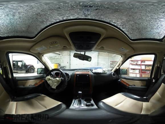 2010 Ford Explorer Eddie Bauer z VIN 1FMEU7EE1AUA86013, wystawiony jako IAAI lot #43323241 z przebiegiem 44 895 mil mil oraz . Historia ofert i sprzedaży dostępna na DreamBid. Obrazek 19.