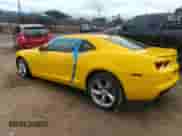 2013 Chevrolet Camaro LS z VIN 2G1FA1E30D9132194, wystawiony jako IAAI lot #43325739 z przebiegiem 85 810 mil mil oraz . Historia ofert i sprzedaży dostępna na DreamBid. Obrazek 3.