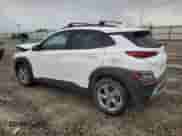 2023 Hyundai Kona SEL z VIN KM8K3CAB6PU978714, wystawiony jako Copart lot #70578915 z przebiegiem 74 337 mil mil oraz Szkoda całkowita • Salvage title. Historia ofert i sprzedaży dostępna na DreamBid. Obrazek 2.