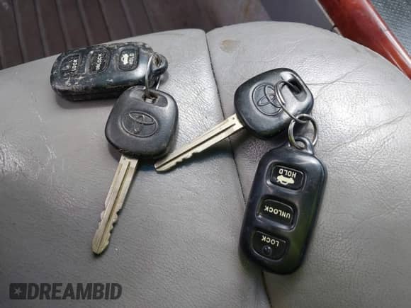 2005 Toyota Camry STD с VIN 4T1BE32K75U063912, выставлен на аукционе IAAI как лот 42679865 с пробегом 256 741 миль миль и . История ставок и продаж доступна на DreamBid. Изображение 11.