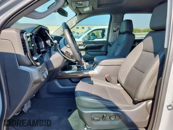 2024 Chevrolet Silverado 1500 LT Trail Boss с VIN 3GCUDFE88RG284025, выставлен на аукционе Copart как лот 67587795 с пробегом 23 887 миль миль и Списание • Salvage title. История ставок и продаж доступна на DreamBid. Изображение 7.