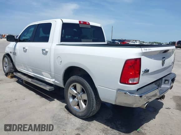 2018 Ram 1500 Big Horn z VIN 3C6RR7LT4JG123784, wystawiony jako IAAI lot #42780935 z przebiegiem 72 383 mil mil oraz . Historia ofert i sprzedaży dostępna na DreamBid. Obrazek 3.