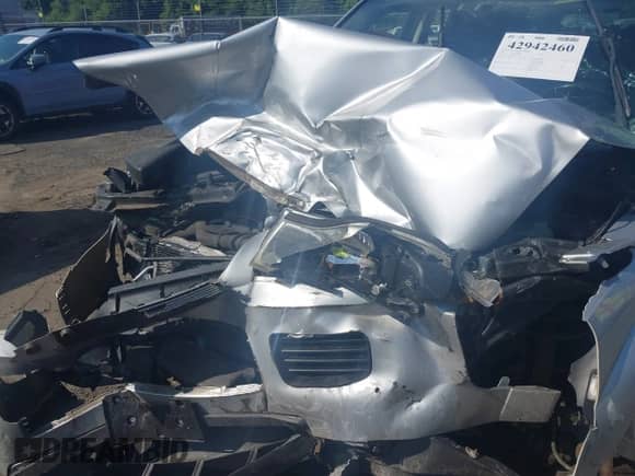 2006 Saturn VUE with VIN 5GZCZ63476S897043, listed as a IAAI auction lot 42942460 with Not provided miles and . Bid and sale history available at DreamBid. Image 6.