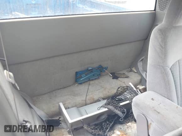 2001 Chevrolet S-10 LS with VIN 1GCCS19511K147364, listed as a IAAI auction lot 42414101 with 139,461 mi miles and . Bid and sale history available at DreamBid. Image 8.