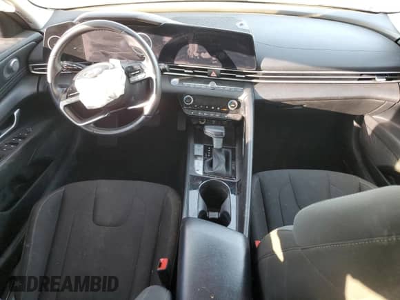 2023 Hyundai Elantra SEL с VIN KMHLS4AG3PU557980, выставлен на аукционе Copart как лот 84913905 с пробегом 54 723 миль миль и Чистый • Clean title. История ставок и продаж доступна на DreamBid. Изображение 8.