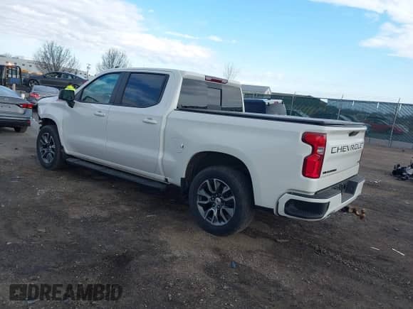 2022 Chevrolet Silverado 1500 RST z VIN 3GCUDEET5NG690627, wystawiony jako IAAI lot #41832932 z przebiegiem 39 435 mil mil oraz . Historia ofert i sprzedaży dostępna na DreamBid. Obrazek 3.