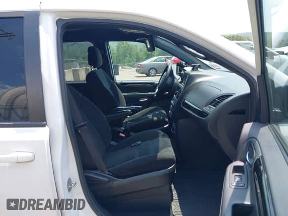 2017 Dodge Grand Caravan SE with VIN 2C4RDGBG5HR549595, listed as a IAAI auction lot 42604241 with 91,143 mi miles and . Bid and sale history available at DreamBid. Image 5.