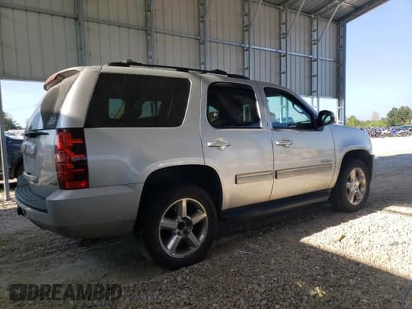2011 Chevrolet Tahoe LS с VIN 1GNSKAE06BR171441, выставлен на аукционе Copart как лот 68772005 с пробегом 251 010 миль миль и Списание • Salvage title. История ставок и продаж доступна на DreamBid. Изображение 3.
