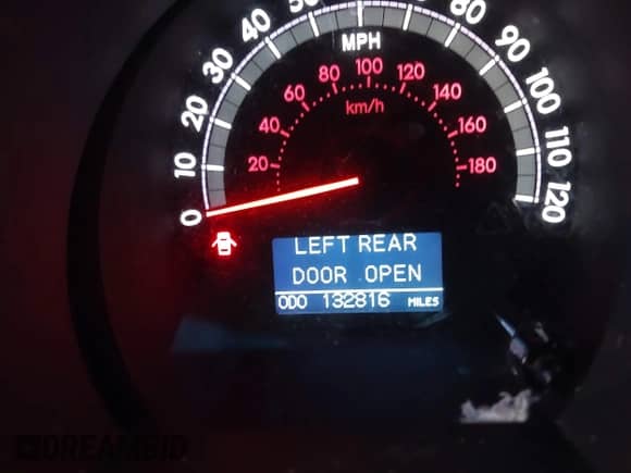 2008 Toyota Tundra Limited с VIN 5TBBV58118S512890, выставлен на аукционе IAAI как лот 41206757 с пробегом 132 816 миль миль и . История ставок и продаж доступна на DreamBid. Изображение 7.