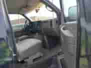 2004 Chevrolet Express с VIN 1GNFH15T841197194, выставлен на аукционе IAAI как лот 43125249 с пробегом 142 726 миль миль и . История ставок и продаж доступна на DreamBid. Изображение 5.
