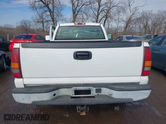 2002 Chevrolet Silverado 1500 z VIN 1GCEC14WX2Z146163, wystawiony jako IAAI lot #41520765 z przebiegiem 195 742 mil mil oraz . Historia ofert i sprzedaży dostępna na DreamBid. Obrazek 16.