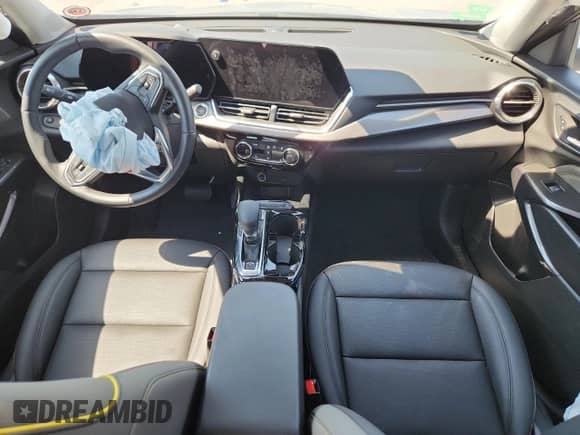 2025 Chevrolet Trax ACTIV with VIN KL77LKEP9SC209095, listed as a Copart auction lot 71113685 with 2,623 mi miles and Salvage title. Bid and sale history available at DreamBid. Image 8.