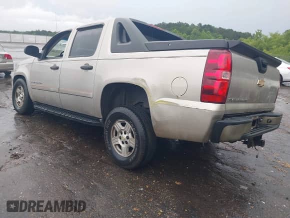 2007 Chevrolet Avalanche 2LT с VIN 3GNEC12J37G300489, выставлен на аукционе IAAI как лот 42327689 с пробегом 294 723 миль миль и . История ставок и продаж доступна на DreamBid. Изображение 3.