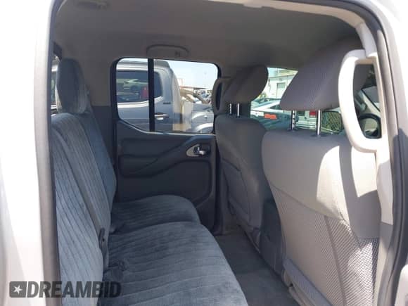 2015 Nissan Frontier SV with VIN 1N6AD0ER1FN726314, listed as a IAAI auction lot 42532117 with 61,991 mi miles and . Bid and sale history available at DreamBid. Image 8.