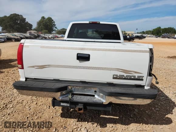 1998 Chevrolet Silverado 1500 z VIN 1GCEC19R3WR111344, wystawiony jako Copart lot #70771365 z przebiegiem 215 634 mil mil oraz Szkoda całkowita • Salvage title. Historia ofert i sprzedaży dostępna na DreamBid. Obrazek 6.