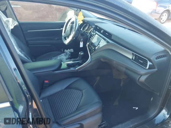 2020 Toyota Camry SE z VIN 4T1G11AK9LU874079, wystawiony jako IAAI lot #43198042 z przebiegiem 128 509 mil mil oraz . Historia ofert i sprzedaży dostępna na DreamBid. Obrazek 5.