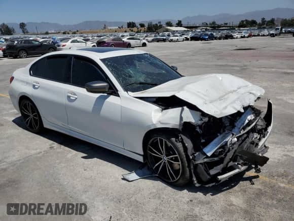 2020 BMW 3 Series M340i z VIN 3MW5U7J09L8B26303, wystawiony jako Copart lot #59202145 z przebiegiem 75 606 mil mil oraz Szkoda całkowita • Salvage title. Historia ofert i sprzedaży dostępna na DreamBid. Obrazek 4.