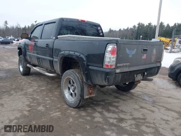 2006 GMC Sierra 1500 SLE1 z VIN 2GTEK13T061180637, wystawiony jako IAAI lot #41720550 z przebiegiem 187 025 mil mil oraz . Historia ofert i sprzedaży dostępna na DreamBid. Obrazek 3.