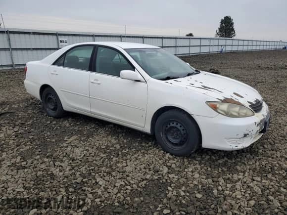 2006 Toyota Camry STD z VIN 4T1BE32K16U720334, wystawiony jako Copart lot #91133285 z przebiegiem 221 617 mil mil oraz Czysty tytuł • Clean title. Historia ofert i sprzedaży dostępna na DreamBid. Obrazek 4.