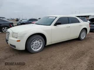 2007 Chrysler 300 with VIN 2C3KA43R97H720317, listed as a Copart auction lot 85754325 with 105,476 mi miles and Non repairable. Bid and sale history available at DreamBid. Image 1.