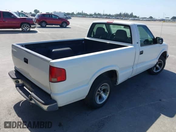 2003 Chevrolet S-10 LS с VIN 1GCCS14H138289179, выставлен на аукционе IAAI как лот 42227794 с пробегом 204 631 миль миль и . История ставок и продаж доступна на DreamBid. Изображение 4.