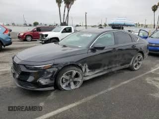 2025 Honda Accord Sport z VIN 1HGCY2F54SA038592, wystawiony jako Copart lot #65755375 z przebiegiem 6 217 mil mil oraz Szkoda całkowita • Salvage title. Historia ofert i sprzedaży dostępna na DreamBid. Obrazek 1.