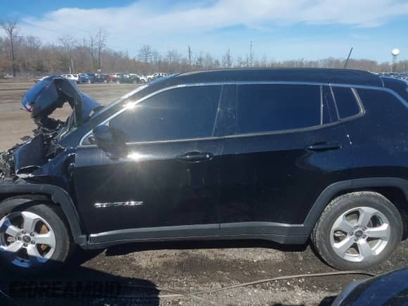 2021 Jeep Compass Altitude with VIN 3C4NJCBB0MT542758, listed as a IAAI auction lot 41624765 with Not provided miles and . Bid and sale history available at DreamBid. Image 13.