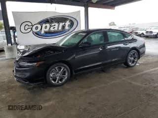 2025 Honda Accord EX-L z VIN 1HGCY2F66SA071683, wystawiony jako Copart lot #82181215 z przebiegiem 2 910 mil mil oraz Szkoda całkowita • Salvage title. Historia ofert i sprzedaży dostępna na DreamBid. Obrazek 1.