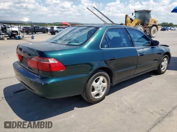 1998 Honda Accord EX with VIN 1HGCG5651WA223130, listed as a Copart auction lot 68553105 with 277,726 mi miles and Salvage title. Bid and sale history available at DreamBid. Image 3.