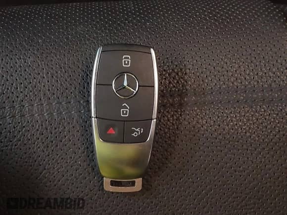 2020 Mercedes-Benz GLS 450 with VIN 4JGFF5KE4LA184593, listed as a IAAI auction lot 42515566 with 54,131 mi miles and . Bid and sale history available at DreamBid. Image 11.