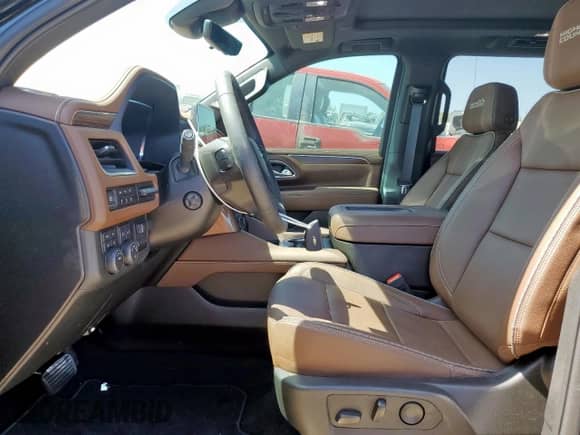 2024 Chevrolet Suburban High Country z VIN 1GNSKGKL7RR332570, wystawiony jako Copart lot #66555305 z przebiegiem 12 113 mil mil oraz Szkoda całkowita • Salvage title. Historia ofert i sprzedaży dostępna na DreamBid. Obrazek 7.