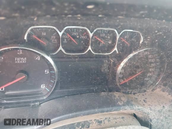 2018 Chevrolet Silverado 1500 LT z VIN 3GCUKREC9JG274331, wystawiony jako IAAI lot #42785716 z przebiegiem Nie podano mil oraz . Historia ofert i sprzedaży dostępna na DreamBid. Obrazek 15.
