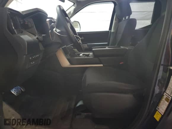 2024 Toyota Tundra SR5 with VIN 5TFLA5DA2RX137942, listed as a Copart auction lot 61576885 with 36,319 mi miles and Salvage title. Bid and sale history available at DreamBid. Image 7.