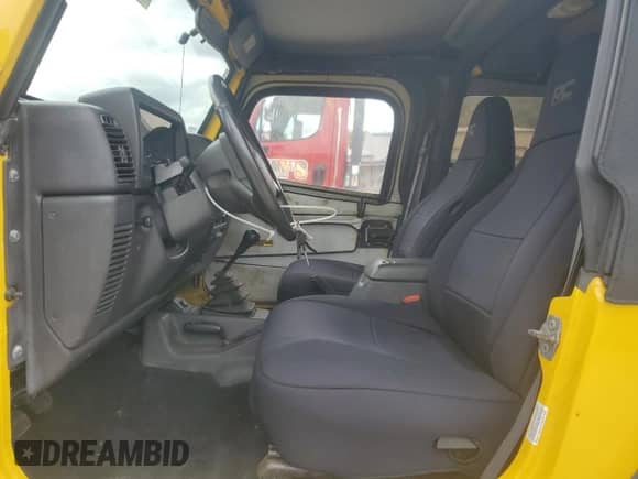 2000 Jeep Wrangler SE with VIN 1J4FA29P0YP775110, listed as a Copart auction lot 71498795 with 72,782 mi miles and Clean title. Bid and sale history available at DreamBid. Image 7.