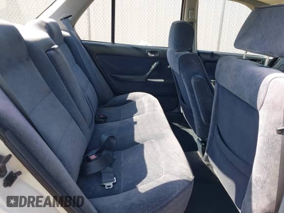 1993 Honda Accord z VIN 1HGCB7654PA150623, wystawiony jako IAAI lot #42815108 z przebiegiem 246 715 mil mil oraz . Historia ofert i sprzedaży dostępna na DreamBid. Obrazek 8.