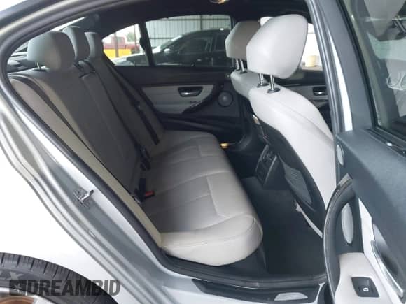 2013 BMW 3 Series 328i с VIN WBA3C1C59DF443295, выставлен на аукционе IAAI как лот 43312935 с пробегом 210 186 миль миль и . История ставок и продаж доступна на DreamBid. Изображение 8.