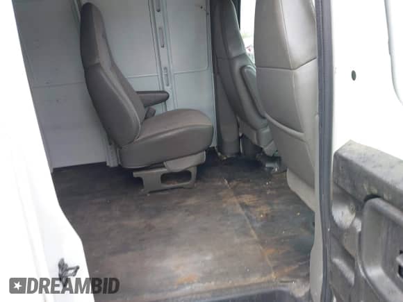 2004 Chevrolet Express Cargo с VIN 1GCFG15XX41150053, выставлен на аукционе IAAI как лот 42236337 с пробегом 135 471 миль миль и . История ставок и продаж доступна на DreamBid. Изображение 8.