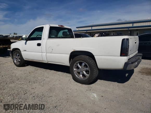 2002 Chevrolet Silverado 1500 LS with VIN 1GCEC14V72Z310718, listed as a Copart auction lot 75531624 with 203,594 mi miles and Salvage title. Bid and sale history available at DreamBid. Image 2.