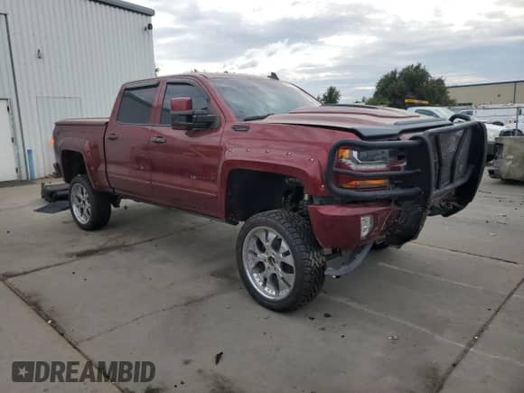 2016 Chevrolet Silverado 1500 LT z VIN 3GCUKREC0GG339978, wystawiony jako Copart lot #84646325 z przebiegiem 37 875 mil mil oraz Czysty tytuł • Clean title. Historia ofert i sprzedaży dostępna na DreamBid. Obrazek 4.