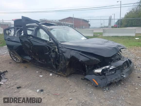 2017 BMW 3 Series 320i xDrive z VIN WBA8A3C38HK692089, wystawiony jako IAAI lot #43279480 z przebiegiem 101 801 mil mil oraz . Historia ofert i sprzedaży dostępna na DreamBid. Obrazek 13.