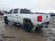 2017 Chevrolet Silverado 2500HD Work Truck z VIN 1GC1KUEG5HF222795, wystawiony jako IAAI lot #41717477 z przebiegiem 223 784 mil mil oraz . Historia ofert i sprzedaży dostępna na DreamBid. Obrazek 3.